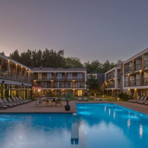 Baltské moře jen pár kroků od pláže: Saltic Resort & Spa Grzybowo se snídaněmi + bazény, sauny a vířivky