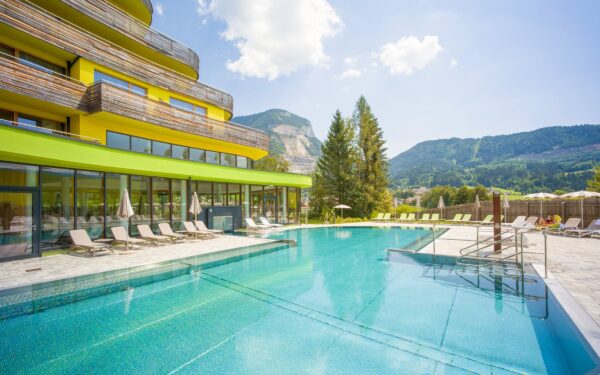Relax v Tyrolsku s výhledem na hory: Hotel Das Sieben ****+ se snídaní, wellness centrem (6 saun) a programem