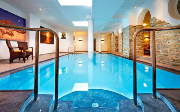 Dovolená snů blízko Zellského jezera: Hotel Tauernhof Kaprun **** s polopenzí a wellness + slevy na atrakce